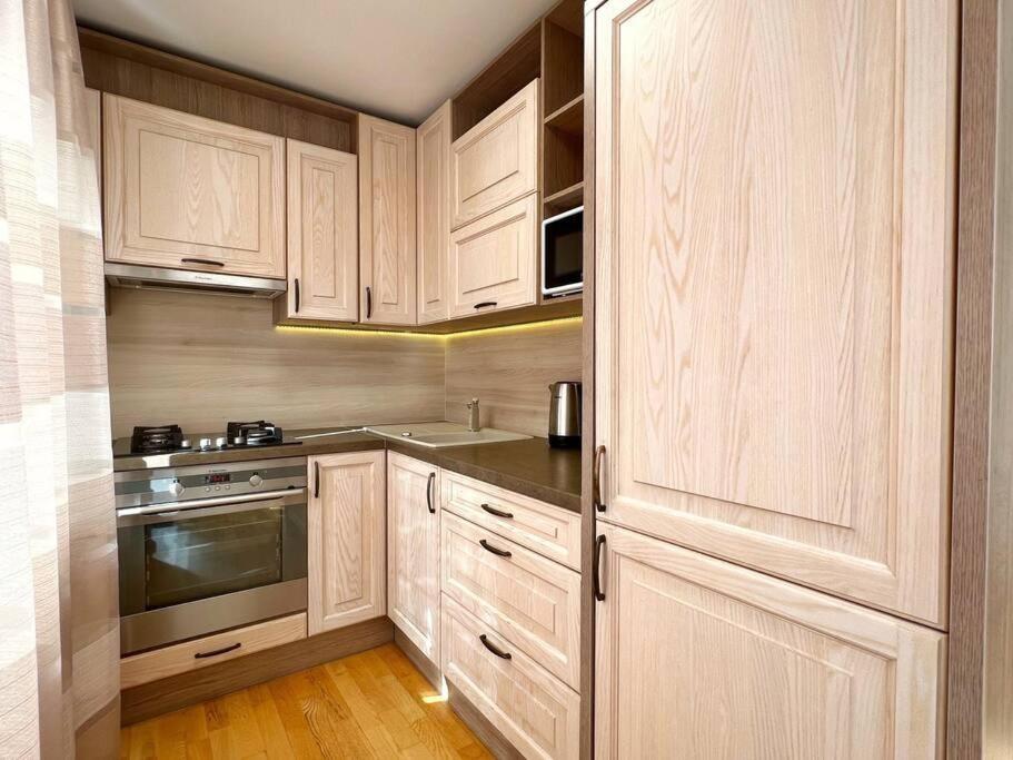 New Apartment With A View In The Town Center Narva Exteriör bild