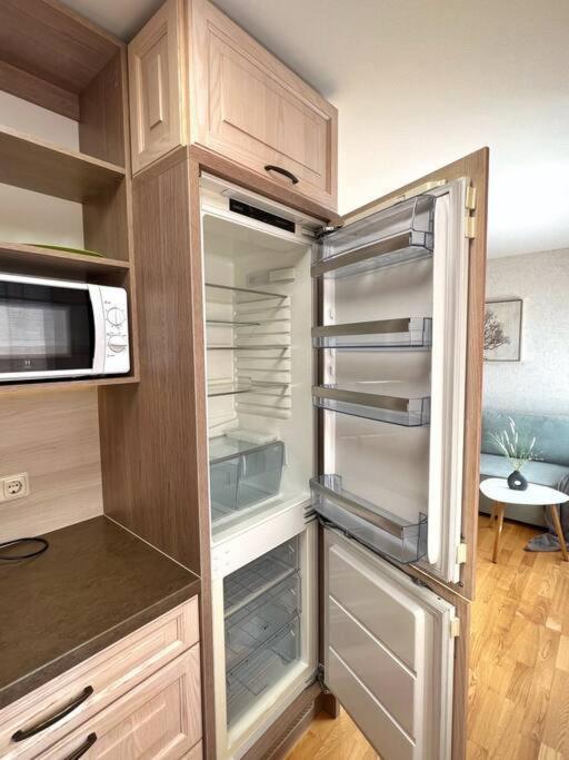 New Apartment With A View In The Town Center Narva Exteriör bild