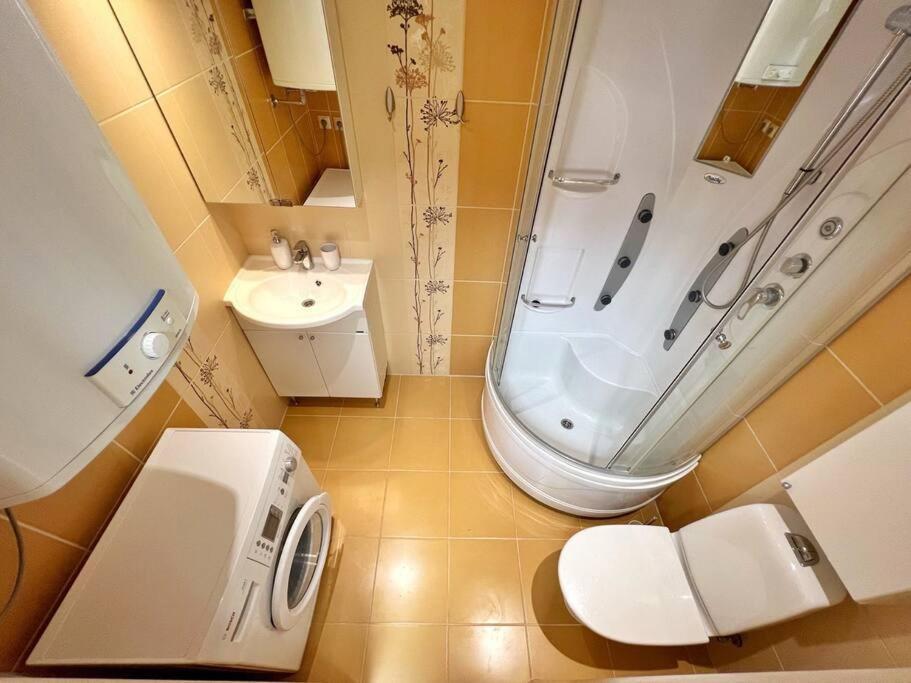 New Apartment With A View In The Town Center Narva Exteriör bild
